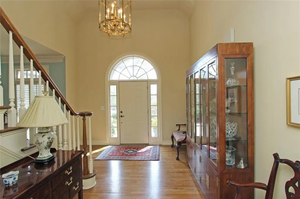 5840 De Claire Court, Sandy Springs, Georgia 30328, 5 Bedrooms Bedrooms, ,4 BathroomsBathrooms,Residential,Sold,5840 De Claire Court,5655003