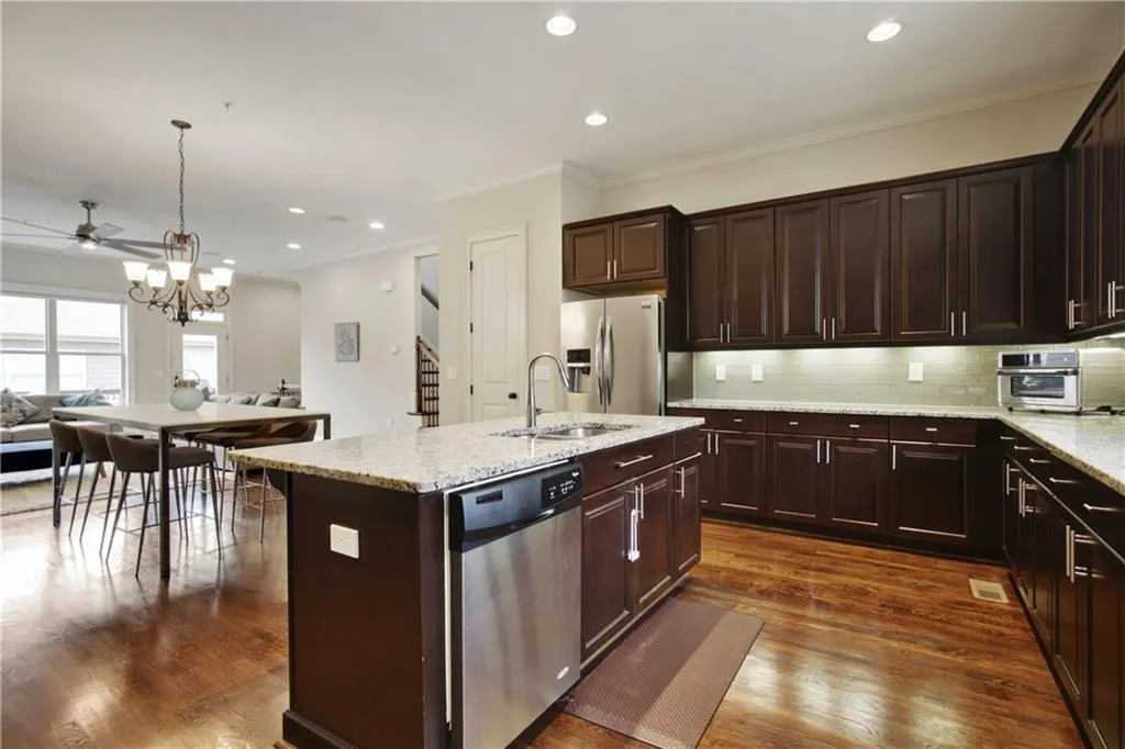 948 Opelousas Way, Atlanta, Georgia 30328, 4 Bedrooms Bedrooms, ,3 BathroomsBathrooms,Residential,Sold,948 Opelousas Way,6881398