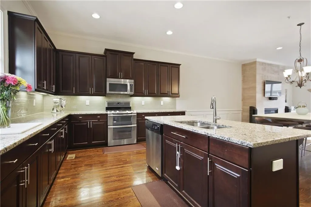 948 Opelousas Way, Atlanta, Georgia 30328, 4 Bedrooms Bedrooms, ,3 BathroomsBathrooms,Residential,Sold,948 Opelousas Way,6881398