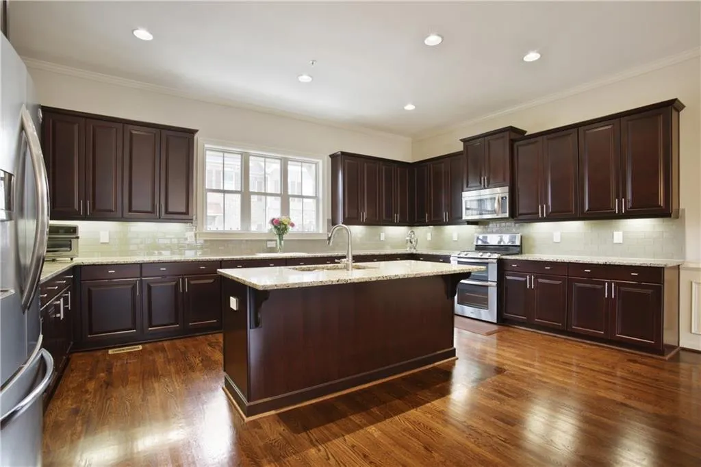 948 Opelousas Way, Atlanta, Georgia 30328, 4 Bedrooms Bedrooms, ,3 BathroomsBathrooms,Residential,Sold,948 Opelousas Way,6881398