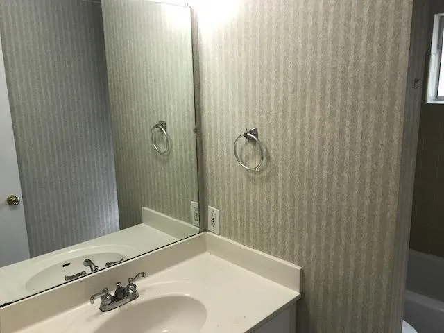 6700 Roswell Road Unit 24h, Sandy Springs, Georgia 30328, 2 Bedrooms Bedrooms, ,2 BathroomsBathrooms,Residential,Sold,6700 Roswell Road Unit 24h,5828210