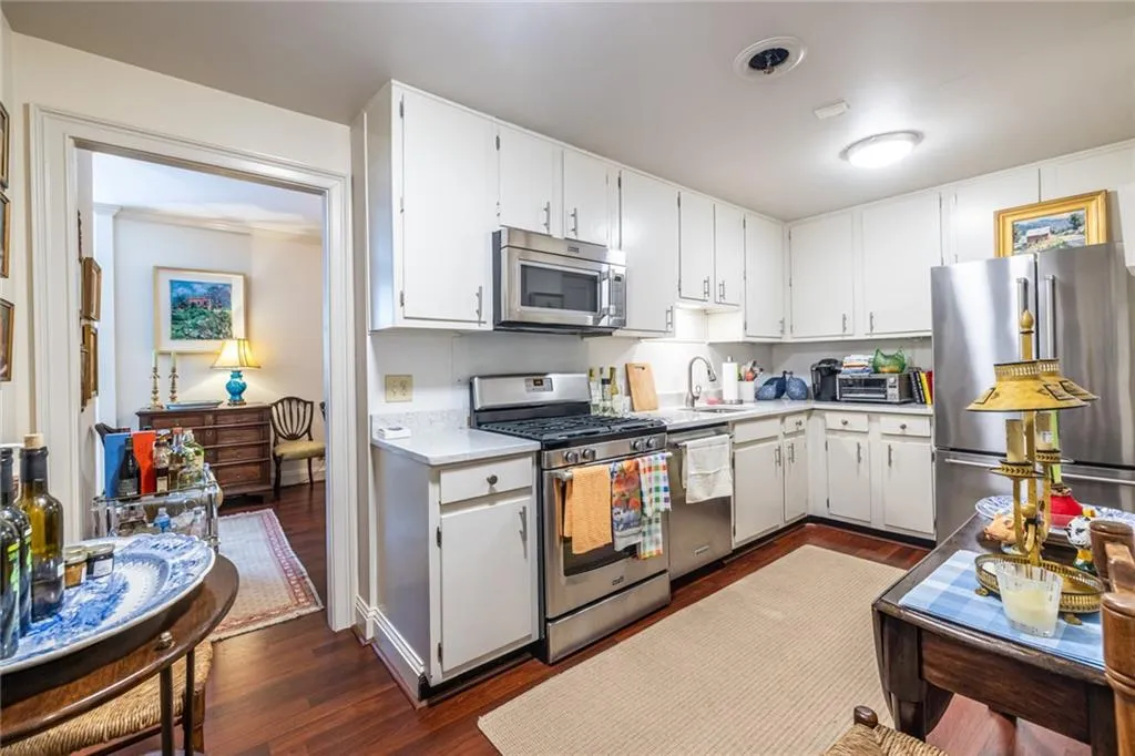 2734 Peachtree Road Nw Unit A404, Atlanta, Georgia 30305, 2 Bedrooms Bedrooms, 0 ,2 BathroomsBathrooms,Residential,For Sale,2734 Peachtree Road Nw Unit A404,7721996
