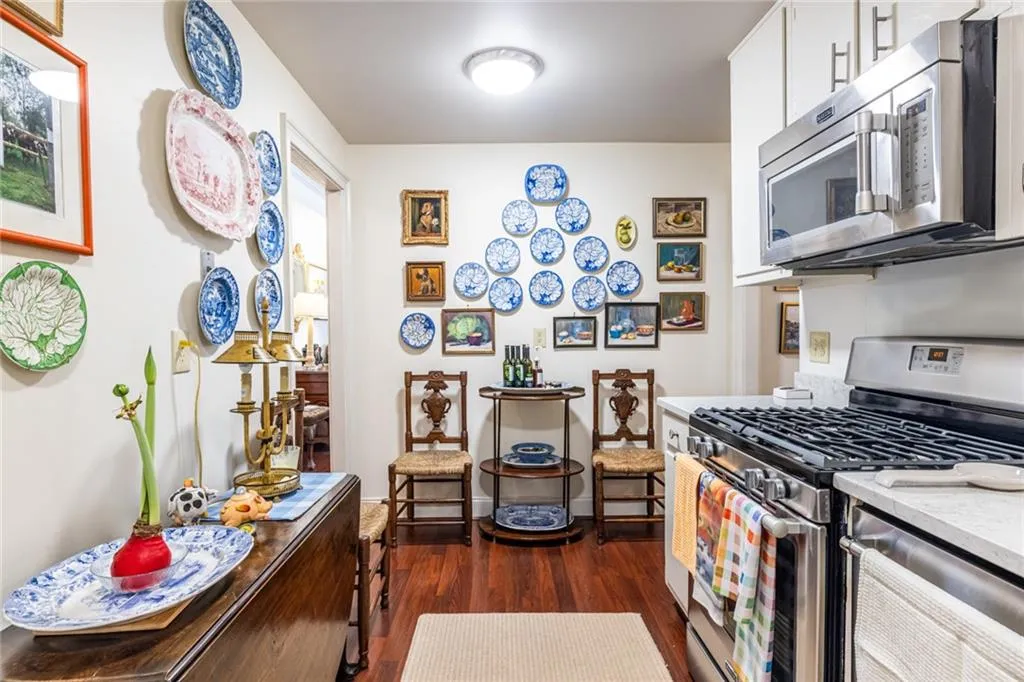2734 Peachtree Road Nw Unit A404, Atlanta, Georgia 30305, 2 Bedrooms Bedrooms, 0 ,2 BathroomsBathrooms,Residential,For Sale,2734 Peachtree Road Nw Unit A404,7721996
