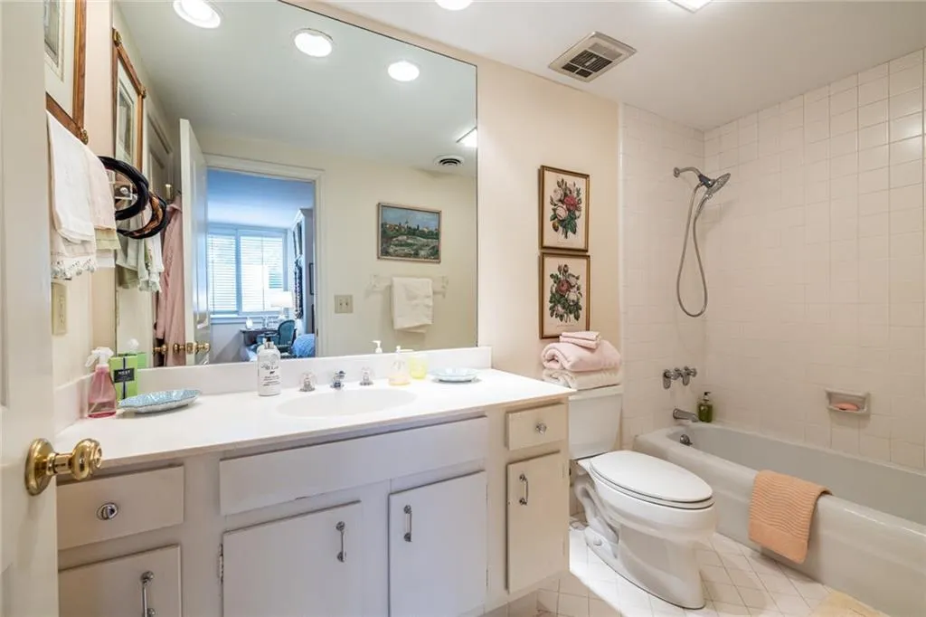 2734 Peachtree Road Nw Unit A404, Atlanta, Georgia 30305, 2 Bedrooms Bedrooms, 0 ,2 BathroomsBathrooms,Residential,For Sale,2734 Peachtree Road Nw Unit A404,7721996