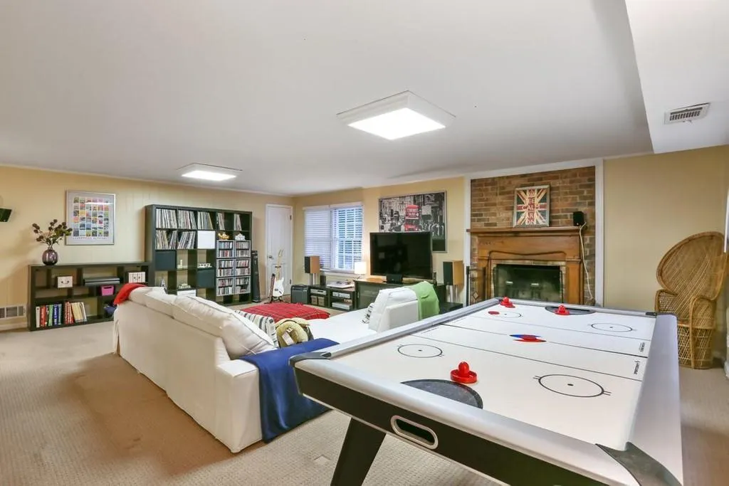 6450 Tanacrest Court, Sandy Springs, Georgia 30328, 4 Bedrooms Bedrooms, ,3 BathroomsBathrooms,Residential,Sold,6450 Tanacrest Court,6773555