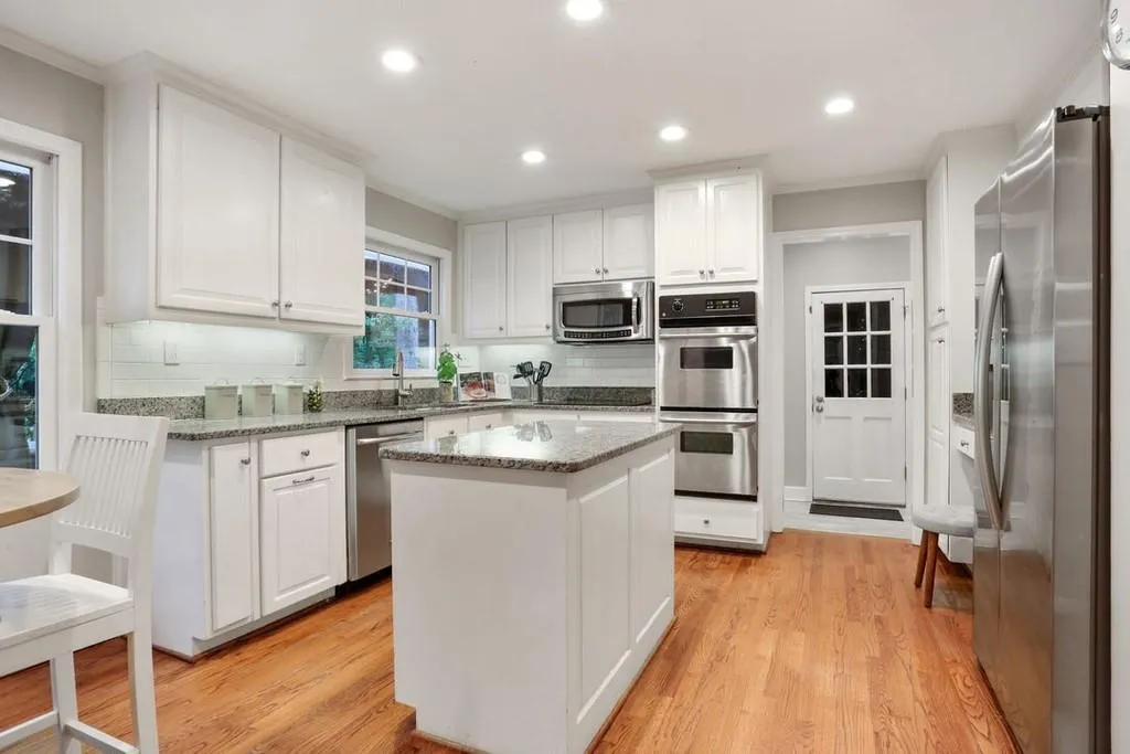 6450 Tanacrest Court, Sandy Springs, Georgia 30328, 4 Bedrooms Bedrooms, ,3 BathroomsBathrooms,Residential,Sold,6450 Tanacrest Court,6773555