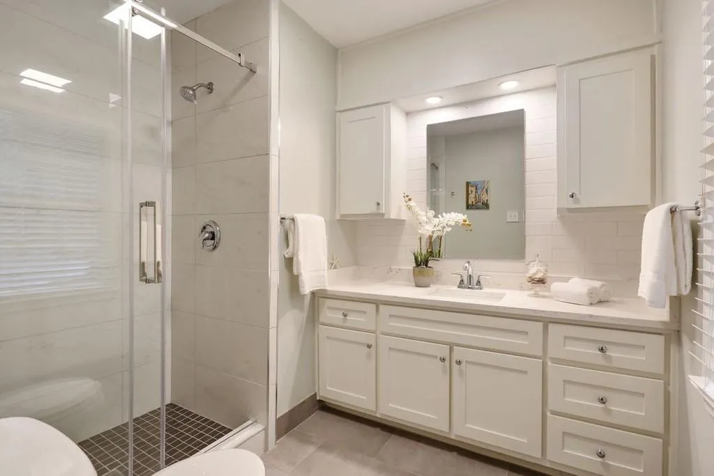 6450 Tanacrest Court, Sandy Springs, Georgia 30328, 4 Bedrooms Bedrooms, ,3 BathroomsBathrooms,Residential,Sold,6450 Tanacrest Court,6773555