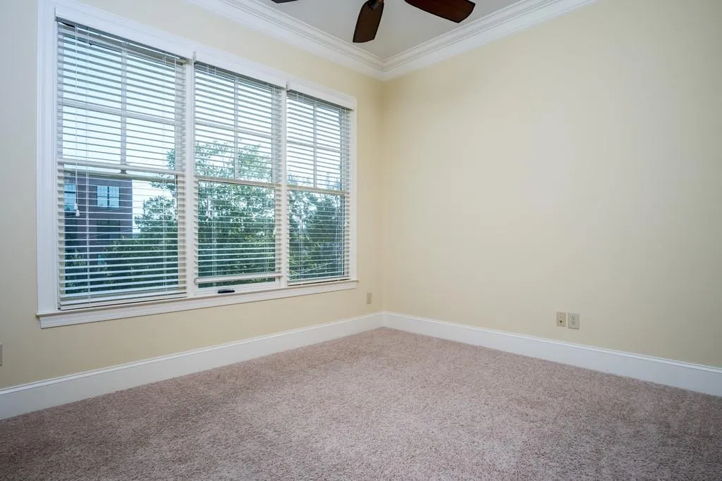 6075 City Walk Lane, Sandy Springs, Georgia 30328, 3 Bedrooms Bedrooms, ,3 BathroomsBathrooms,Residential,Sold,6075 City Walk Lane,6592058