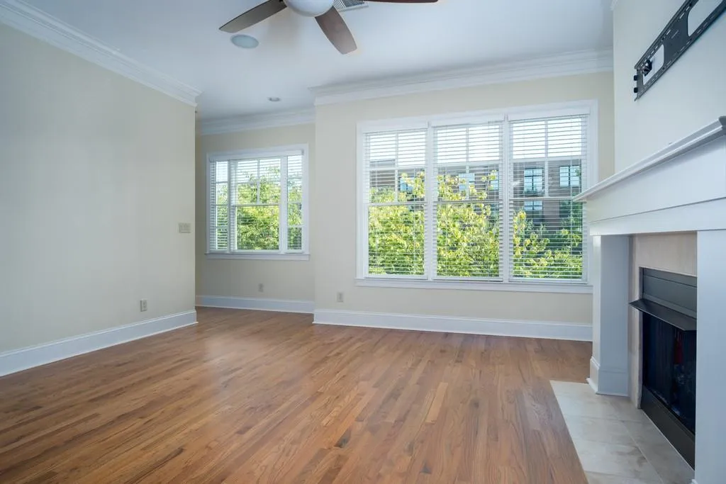 6075 City Walk Lane, Sandy Springs, Georgia 30328, 3 Bedrooms Bedrooms, ,3 BathroomsBathrooms,Residential,Sold,6075 City Walk Lane,6592058