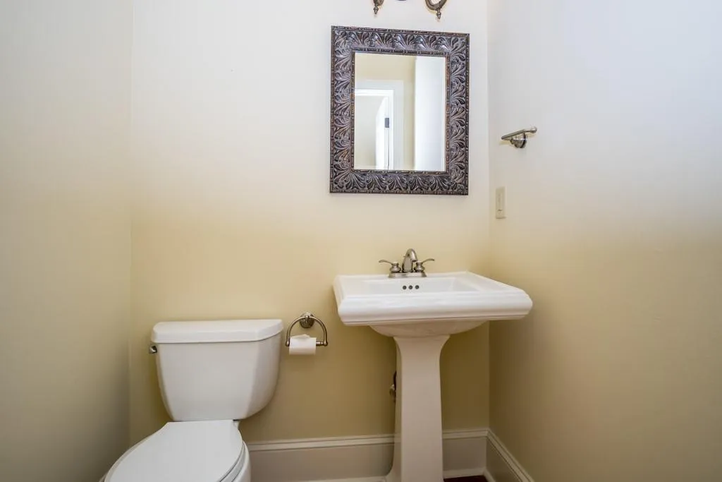 6075 City Walk Lane, Sandy Springs, Georgia 30328, 3 Bedrooms Bedrooms, ,3 BathroomsBathrooms,Residential,Sold,6075 City Walk Lane,6592058