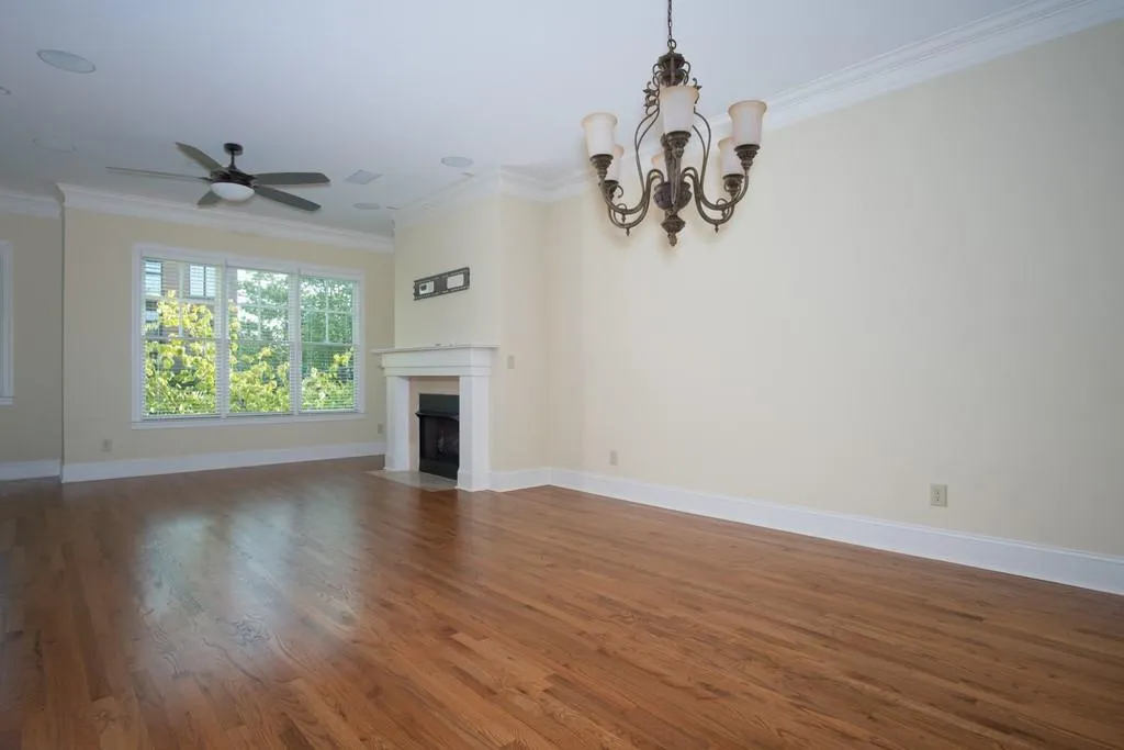 6075 City Walk Lane, Sandy Springs, Georgia 30328, 3 Bedrooms Bedrooms, ,3 BathroomsBathrooms,Residential,Sold,6075 City Walk Lane,6592058