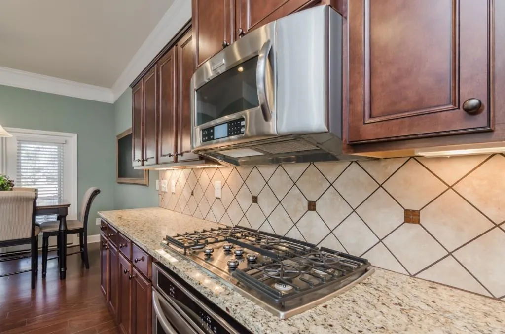 820 Northam Lane Ne, Sandy Springs, Georgia 30342, 3 Bedrooms Bedrooms, ,3 BathroomsBathrooms,Residential,Sold,820 Northam Lane Ne,6019638