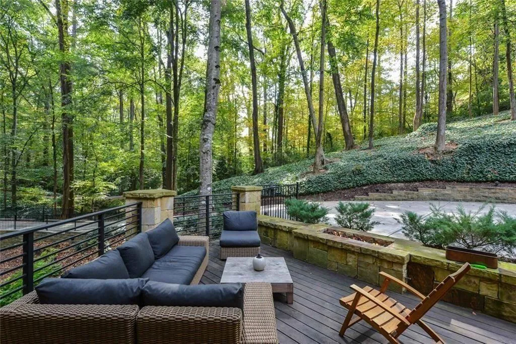1180 E Beechwood Drive Nw, Atlanta, Georgia 30327, 6 Bedrooms Bedrooms, 0 ,4 BathroomsBathrooms,Residential,For Sale,1180 E Beechwood Drive Nw,7754878