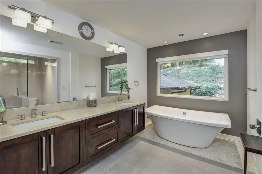 1180 E Beechwood Drive Nw, Atlanta, Georgia 30327, 6 Bedrooms Bedrooms, 0 ,4 BathroomsBathrooms,Residential,For Sale,1180 E Beechwood Drive Nw,7754878