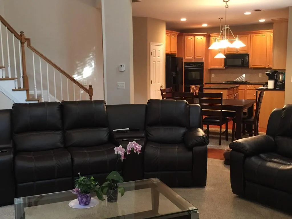 220 Fieldsborn Court Ne, Sandy Springs, Georgia 30328, 6 Bedrooms Bedrooms, ,4 BathroomsBathrooms,Residential,Sold,220 Fieldsborn Court Ne,6757935