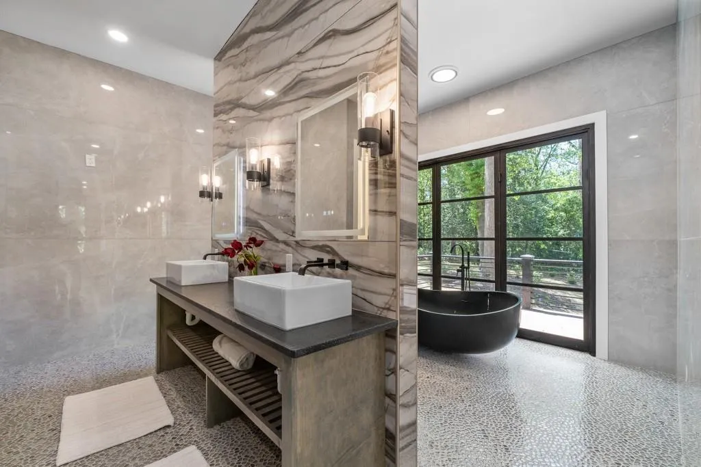 4366 Skyland Drive Ne, Atlanta, Georgia 30342, 6 Bedrooms Bedrooms, ,5 BathroomsBathrooms,Residential,For Sale,4366 Skyland Drive Ne,7563539