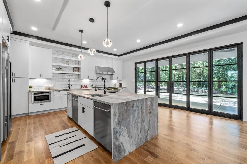 4366 Skyland Drive Ne, Atlanta, Georgia 30342, 6 Bedrooms Bedrooms, ,5 BathroomsBathrooms,Residential,For Sale,4366 Skyland Drive Ne,7563539