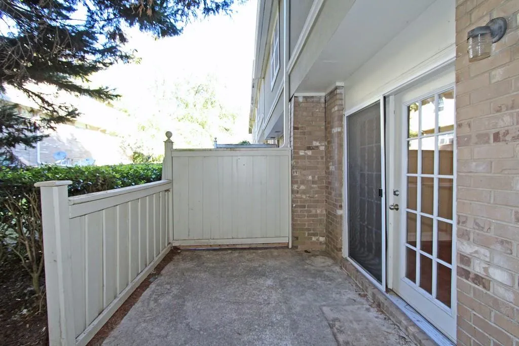 6900 Roswell Road Unit F7, Sandy Springs, Georgia 30328, 2 Bedrooms Bedrooms, ,2 BathroomsBathrooms,Residential,Sold,6900 Roswell Road Unit F7,5761287