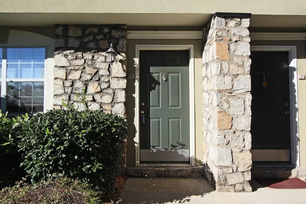 6900 Roswell Road Unit F7, Sandy Springs, Georgia 30328, 2 Bedrooms Bedrooms, ,2 BathroomsBathrooms,Residential,Sold,6900 Roswell Road Unit F7,5761287