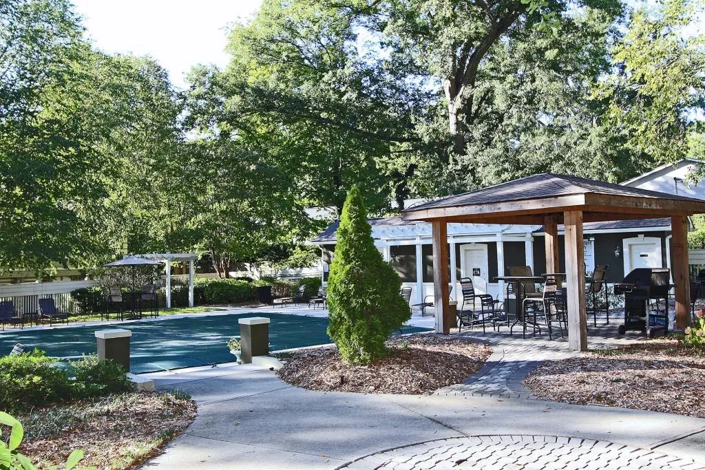 6900 Roswell Road Unit F7, Sandy Springs, Georgia 30328, 2 Bedrooms Bedrooms, ,2 BathroomsBathrooms,Residential,Sold,6900 Roswell Road Unit F7,5761287