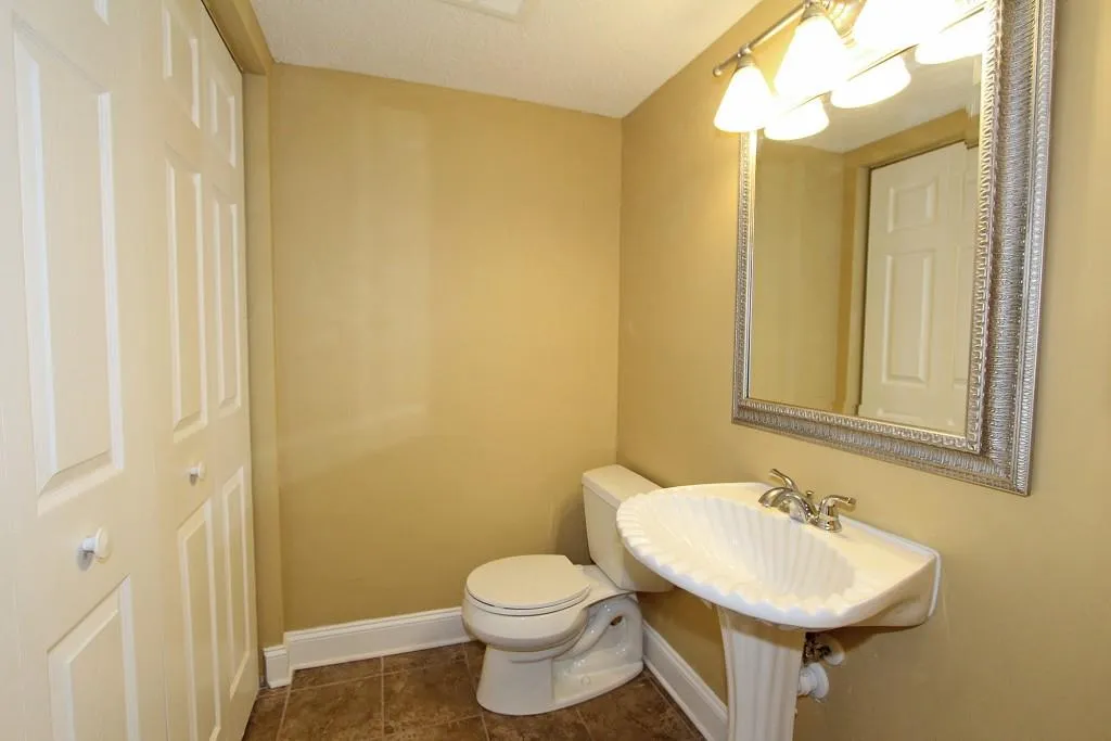 6900 Roswell Road Unit F7, Sandy Springs, Georgia 30328, 2 Bedrooms Bedrooms, ,2 BathroomsBathrooms,Residential,Sold,6900 Roswell Road Unit F7,5761287