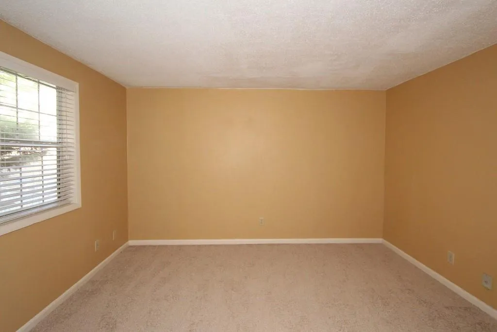 6900 Roswell Road Unit F7, Sandy Springs, Georgia 30328, 2 Bedrooms Bedrooms, ,2 BathroomsBathrooms,Residential,Sold,6900 Roswell Road Unit F7,5761287