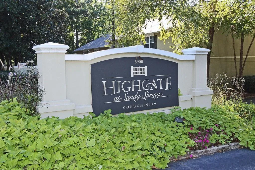 6900 Roswell Road Unit F7, Sandy Springs, Georgia 30328, 2 Bedrooms Bedrooms, ,2 BathroomsBathrooms,Residential,Sold,6900 Roswell Road Unit F7,5761287
