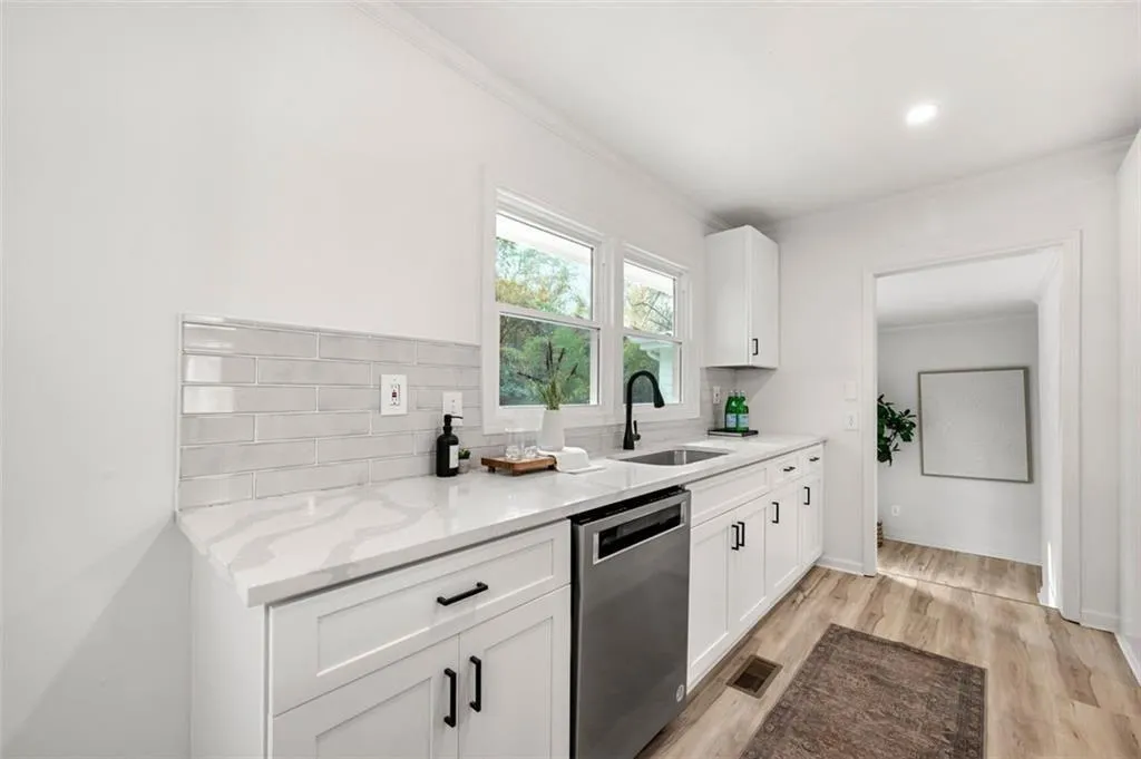 2376 Cross Street Nw, Atlanta, Georgia 30318, 3 Bedrooms Bedrooms, ,2 BathroomsBathrooms,Residential,For Sale,2376 Cross Street Nw,7627079