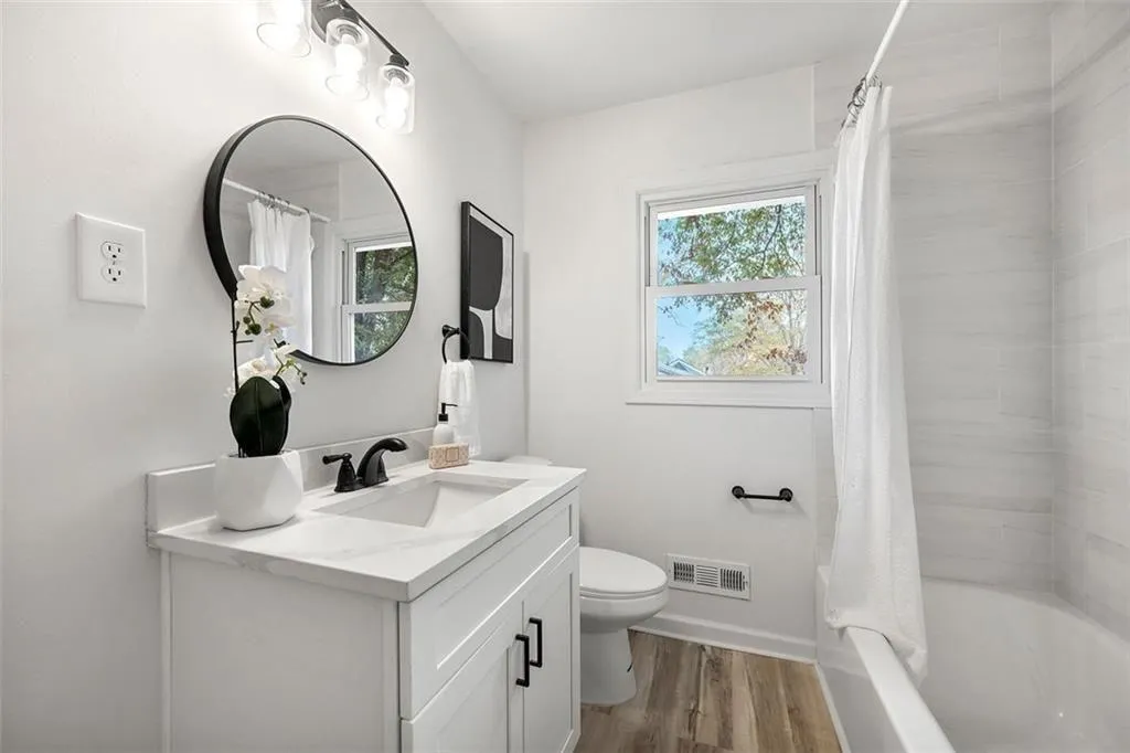 2376 Cross Street Nw, Atlanta, Georgia 30318, 3 Bedrooms Bedrooms, ,2 BathroomsBathrooms,Residential,For Sale,2376 Cross Street Nw,7627079