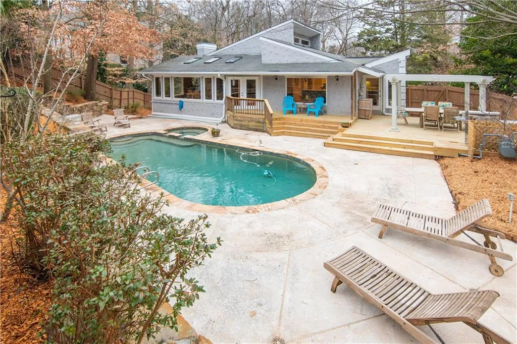1120 Old Woodbine Road, Sandy Springs, Georgia 30319, 3 Bedrooms Bedrooms, ,3 BathroomsBathrooms,Residential,Sold,1120 Old Woodbine Road,6746038