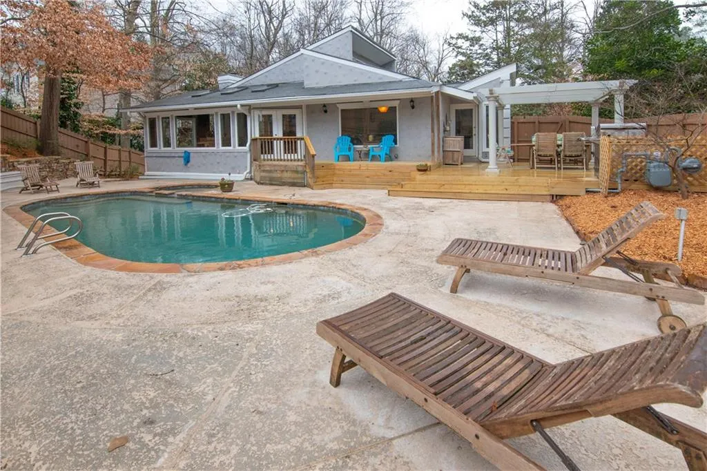 1120 Old Woodbine Road, Sandy Springs, Georgia 30319, 3 Bedrooms Bedrooms, ,3 BathroomsBathrooms,Residential,Sold,1120 Old Woodbine Road,6746038