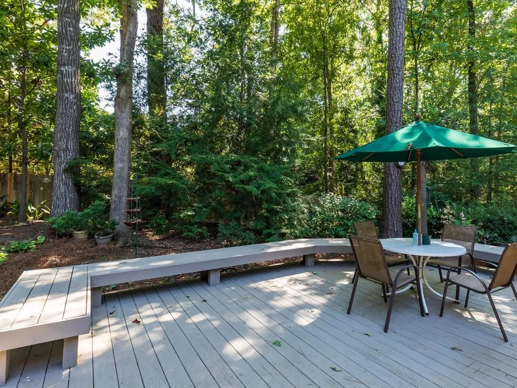 255 Brackenwood Circle, Sandy Springs, Georgia 30328, 3 Bedrooms Bedrooms, ,3 BathroomsBathrooms,Residential,Sold,255 Brackenwood Circle,6781649