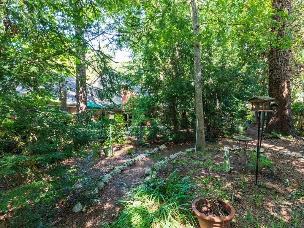 255 Brackenwood Circle, Sandy Springs, Georgia 30328, 3 Bedrooms Bedrooms, ,3 BathroomsBathrooms,Residential,Sold,255 Brackenwood Circle,6781649
