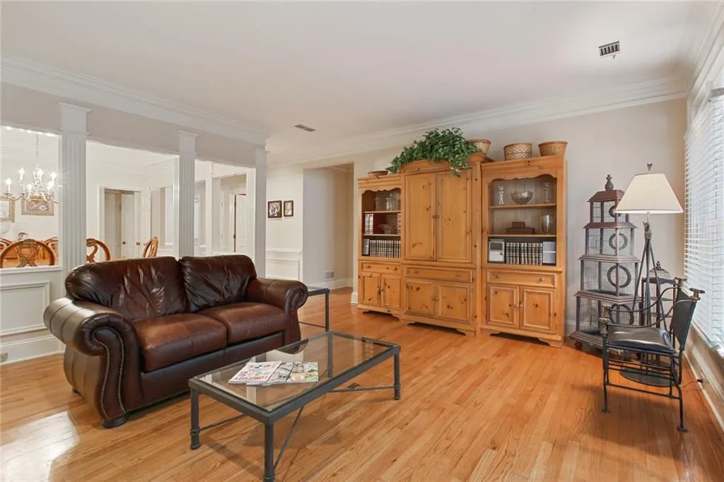 6391 Glenridge Drive Unit 145, Atlanta, Georgia 30328, 4 Bedrooms Bedrooms, ,2 BathroomsBathrooms,Residential,Sold,6391 Glenridge Drive Unit 145,6807358