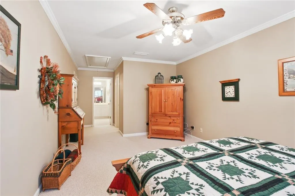 6391 Glenridge Drive Unit 145, Atlanta, Georgia 30328, 4 Bedrooms Bedrooms, ,2 BathroomsBathrooms,Residential,Sold,6391 Glenridge Drive Unit 145,6807358