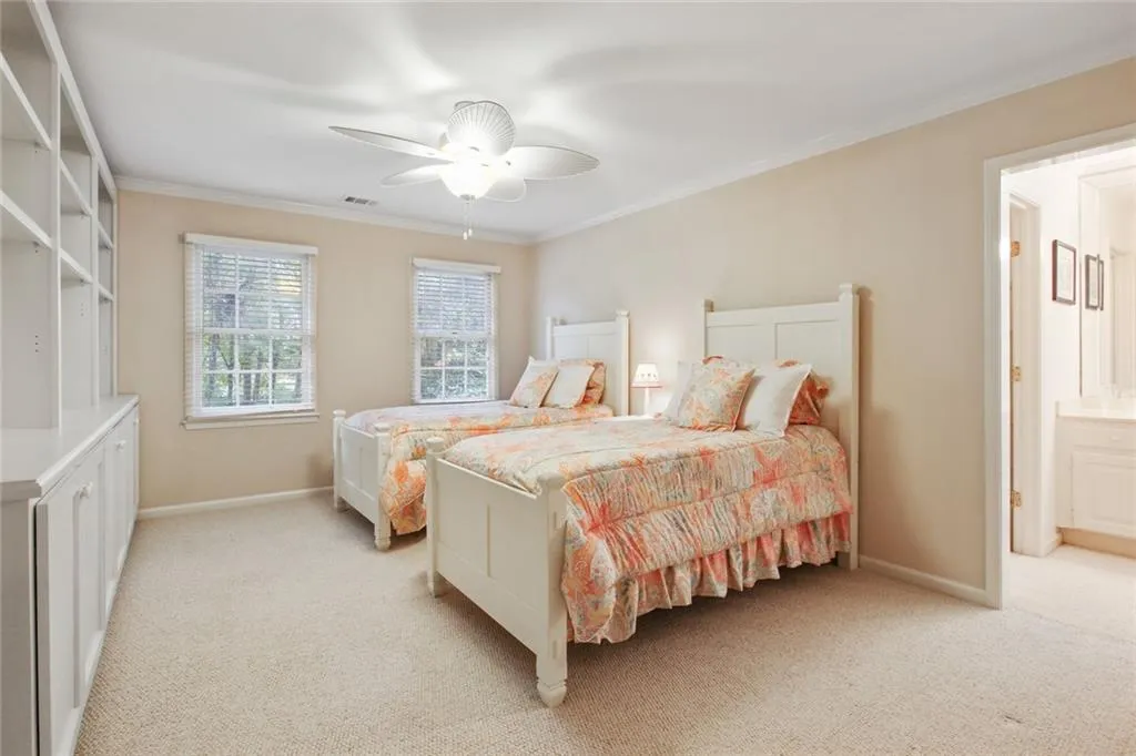 6391 Glenridge Drive Unit 145, Atlanta, Georgia 30328, 4 Bedrooms Bedrooms, ,2 BathroomsBathrooms,Residential,Sold,6391 Glenridge Drive Unit 145,6807358