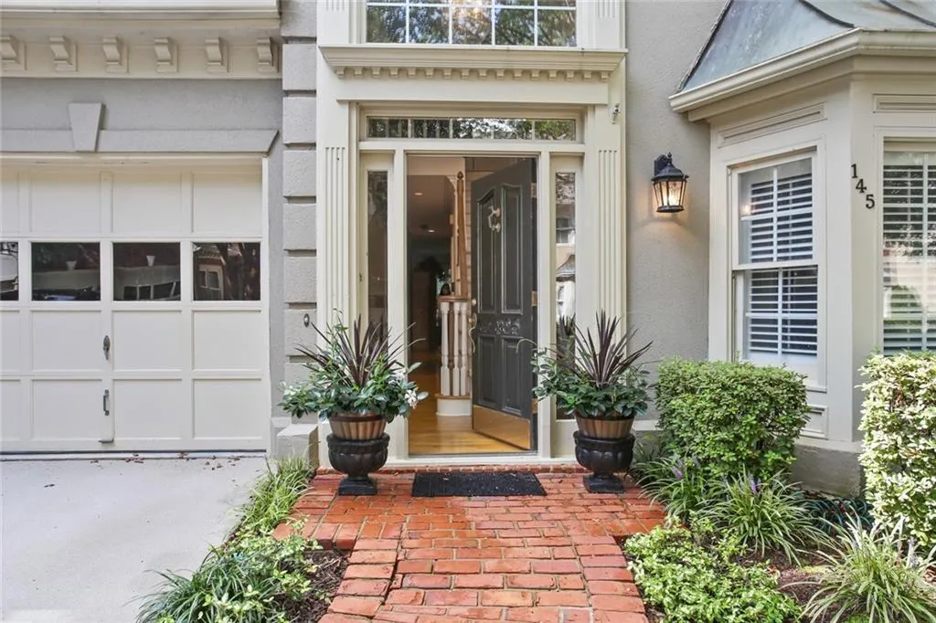 6391 Glenridge Drive Unit 145, Atlanta, Georgia 30328, 4 Bedrooms Bedrooms, ,2 BathroomsBathrooms,Residential,Sold,6391 Glenridge Drive Unit 145,6807358