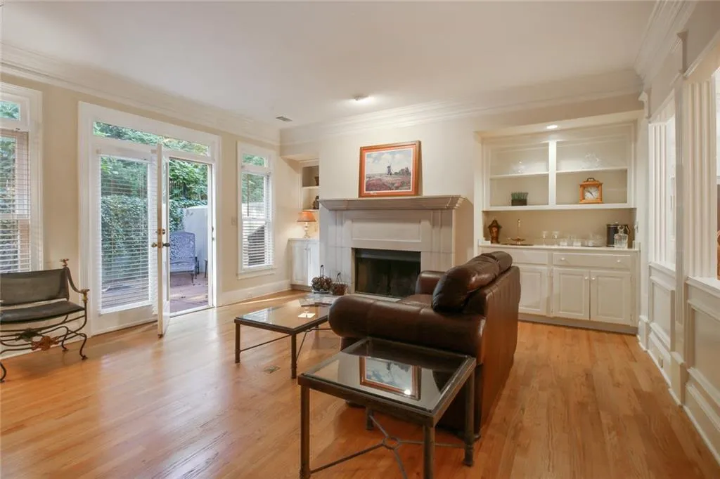 6391 Glenridge Drive Unit 145, Atlanta, Georgia 30328, 4 Bedrooms Bedrooms, ,2 BathroomsBathrooms,Residential,Sold,6391 Glenridge Drive Unit 145,6807358