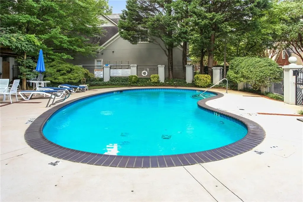 6391 Glenridge Drive Unit 145, Atlanta, Georgia 30328, 4 Bedrooms Bedrooms, ,2 BathroomsBathrooms,Residential,Sold,6391 Glenridge Drive Unit 145,6807358