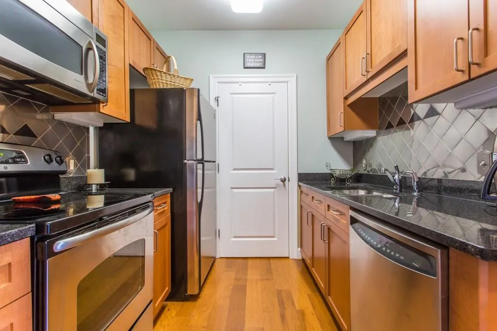 325 E Paces Ferry Road Unit 904, Atlanta, Georgia 30305, 1 Bedroom Bedrooms, ,1 BathroomBathrooms,Residential,Sold,325 E Paces Ferry Road Unit 904,5635861