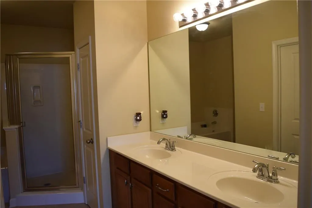 7265 Glisten Avenue Unit 124, Sandy Springs, Georgia 30328, 2 Bedrooms Bedrooms, ,2 BathroomsBathrooms,Residential,Sold,7265 Glisten Avenue Unit 124,5631196