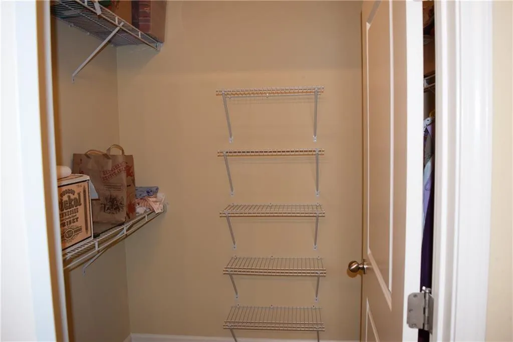 7265 Glisten Avenue Unit 124, Sandy Springs, Georgia 30328, 2 Bedrooms Bedrooms, ,2 BathroomsBathrooms,Residential,Sold,7265 Glisten Avenue Unit 124,5631196