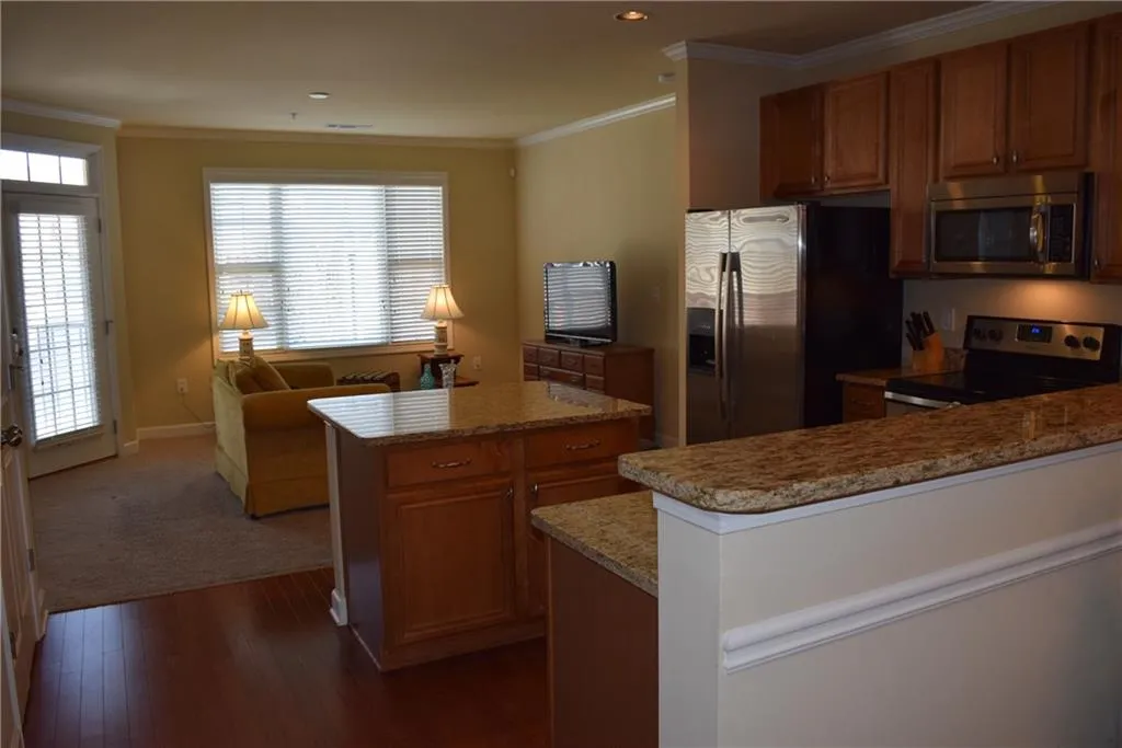 7265 Glisten Avenue Unit 124, Sandy Springs, Georgia 30328, 2 Bedrooms Bedrooms, ,2 BathroomsBathrooms,Residential,Sold,7265 Glisten Avenue Unit 124,5631196