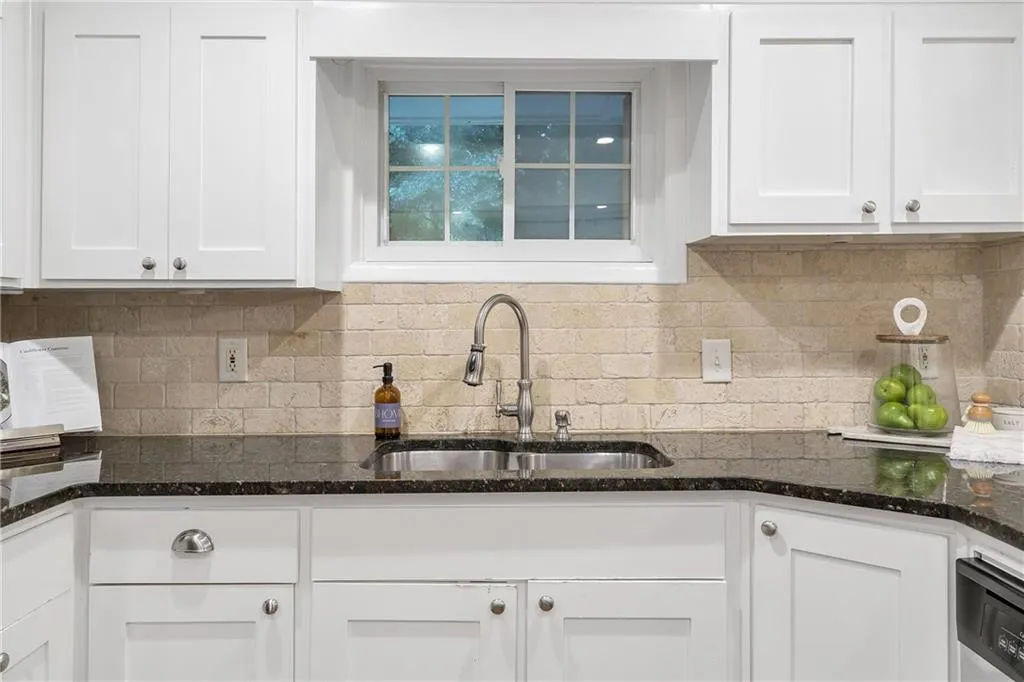2070 Drew Valley Road Ne, Brookhaven, Georgia 30319, 3 Bedrooms Bedrooms, ,2 BathroomsBathrooms,Residential,For Sale,2070 Drew Valley Road Ne,7628914