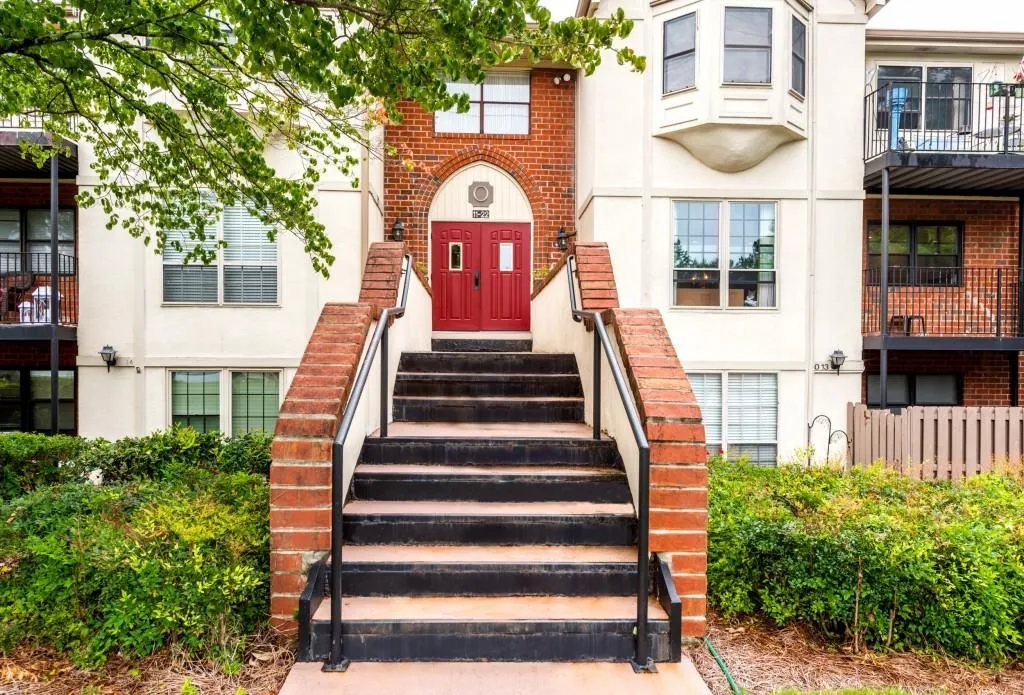 6851 Roswell Road Unit O12, Sandy Springs, Georgia 30328, 3 Bedrooms Bedrooms, ,2 BathroomsBathrooms,Residential,Sold,6851 Roswell Road Unit O12,5892296