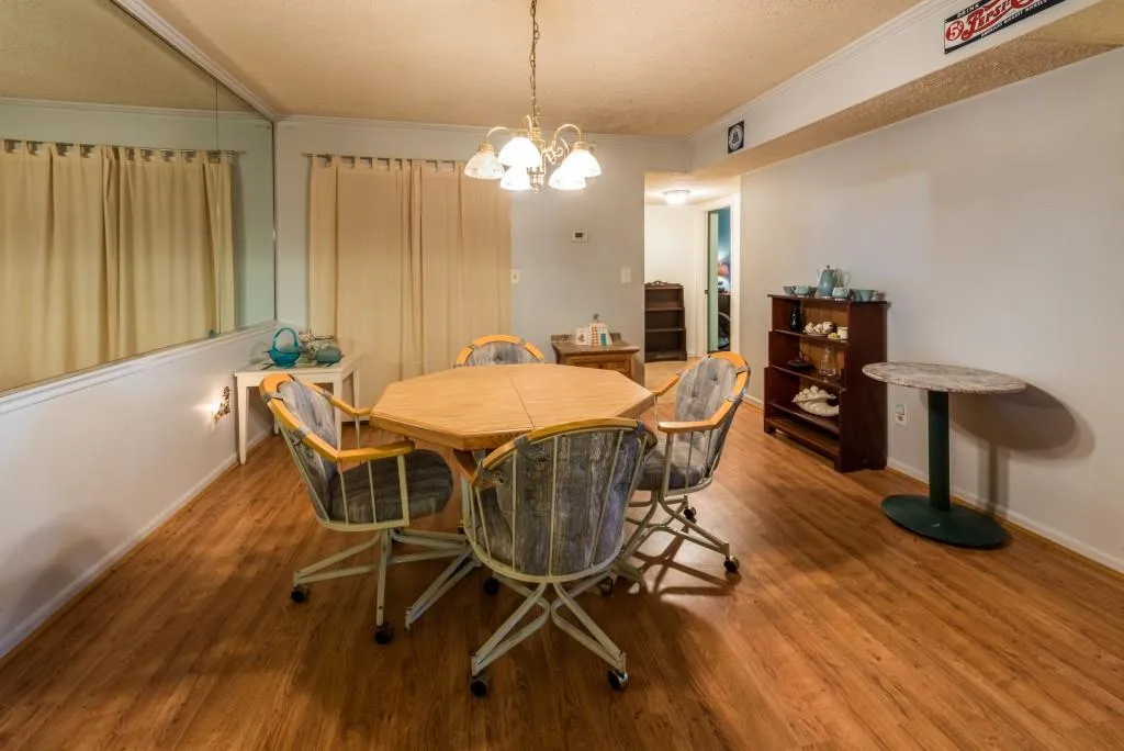 6851 Roswell Road Unit O12, Sandy Springs, Georgia 30328, 3 Bedrooms Bedrooms, ,2 BathroomsBathrooms,Residential,Sold,6851 Roswell Road Unit O12,5892296