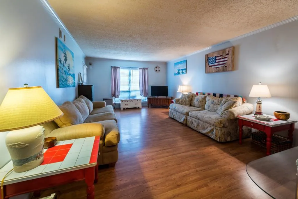 6851 Roswell Road Unit O12, Sandy Springs, Georgia 30328, 3 Bedrooms Bedrooms, ,2 BathroomsBathrooms,Residential,Sold,6851 Roswell Road Unit O12,5892296