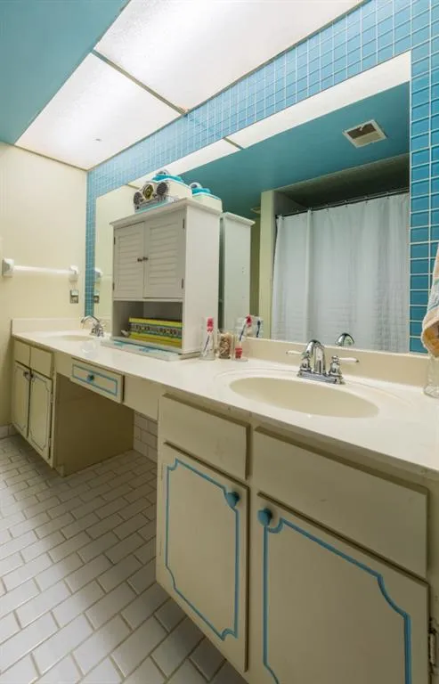 6851 Roswell Road Unit O12, Sandy Springs, Georgia 30328, 3 Bedrooms Bedrooms, ,2 BathroomsBathrooms,Residential,Sold,6851 Roswell Road Unit O12,5892296