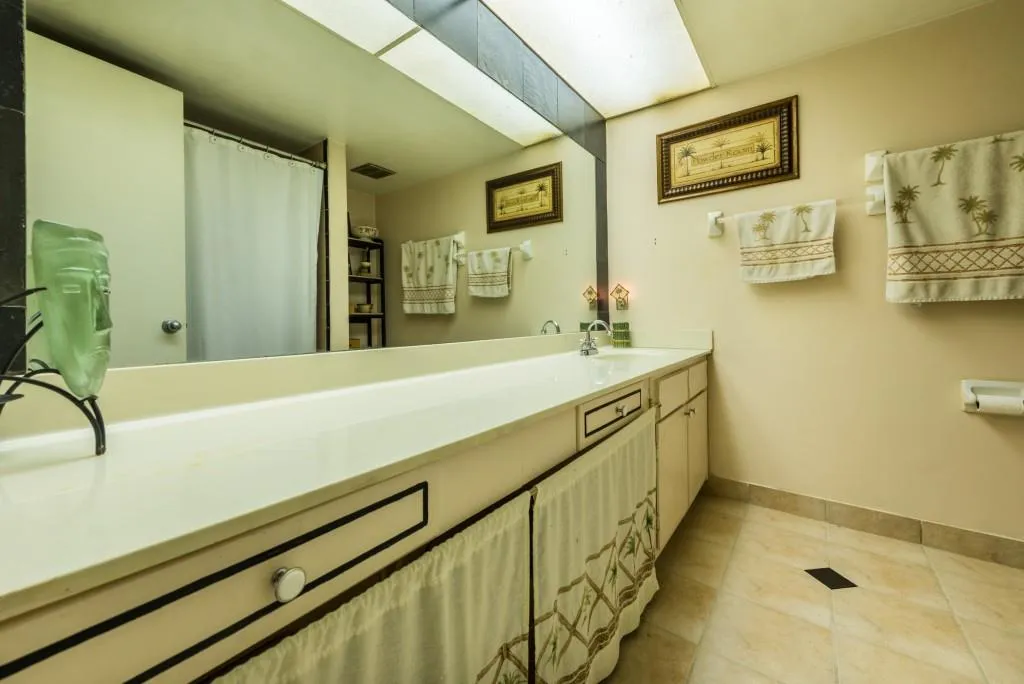 6851 Roswell Road Unit O12, Sandy Springs, Georgia 30328, 3 Bedrooms Bedrooms, ,2 BathroomsBathrooms,Residential,Sold,6851 Roswell Road Unit O12,5892296