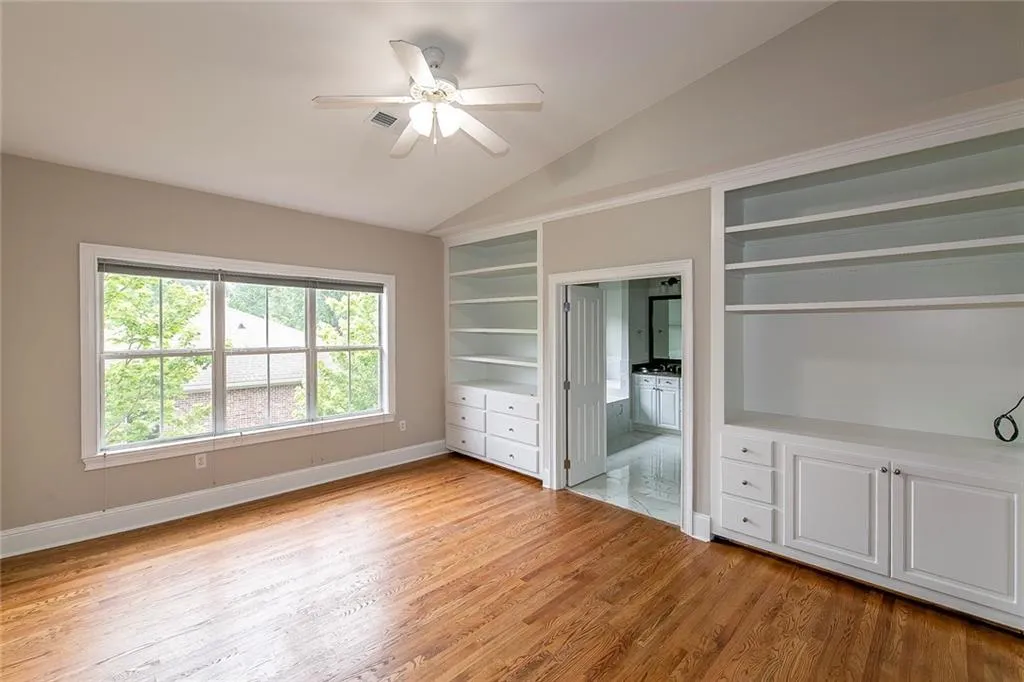 5404 Glenridge Cove, Atlanta, Georgia 30342, 2 Bedrooms Bedrooms, ,2 BathroomsBathrooms,Residential,Sold,5404 Glenridge Cove,6748704